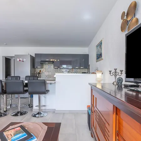 Appartement Rez 65m² 5 Min Centre Plages *